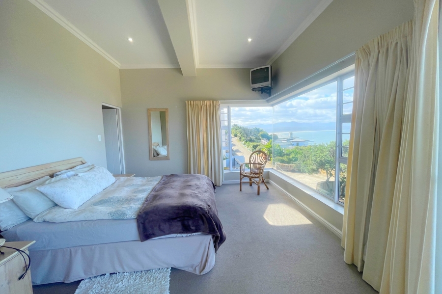 To Let 3 Bedroom Property for Rent in Signal Hill Western Cape